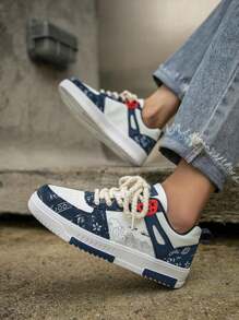 A Pair Of Men's Sports Shoes With Breathable Casual Style, Front Lace-Up, Pure Color, EVA Sole And Low-Cut Design - 藍色 - 查看 6