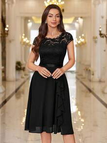 MIUSOL Váy cocktail ren hoa cài ngực với viền bèo nhún - màu đen - Xem 5