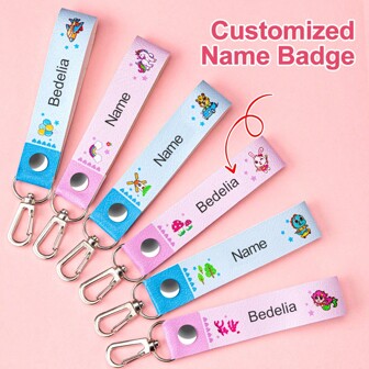 Llavero con insignia con nombre personalizado con estampados vibrantes, diseño personalizable para tus bolsos y llaves, resistente al agua para uso a largo plazo, perfecto para viajes, actividades al aire libre y uso diario en la oficina, un accesorio único que hace un gran regalo para seres queridos, impresión gráfica