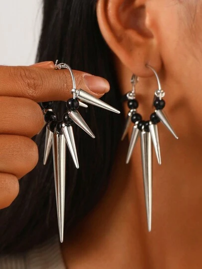 Rovax 1pair New Fashion Vintage Dark Gothic Style Rivet Decorated Exaggerated Hoop Earrings, Versatile For Women Daily Wear, Party And Banquet