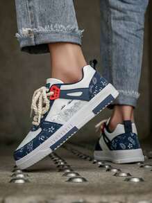 A Pair Of Men's Sports Shoes With Breathable Casual Style, Front Lace-Up, Pure Color, EVA Sole And Low-Cut Design - 藍色 - 查看 7