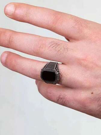 Nuovo anello vintage quadrato in metallo con pietre intarsiate, anello dalla texture alla moda per uomo