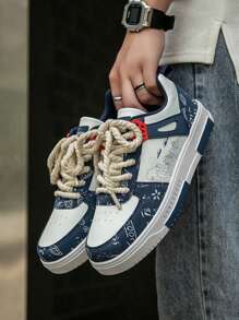 A Pair Of Men's Sports Shoes With Breathable Casual Style, Front Lace-Up, Pure Color, EVA Sole And Low-Cut Design - 藍色 - 查看 3