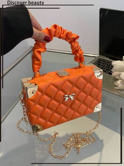 1pc New Solid Color PU Leather Quilted Diamond Small Box Bag, Bow Decor, Pleated Cloud Design Top Handle Hard Shell Box Bag, Metal Chain Shoulder Strap, Daily Use Women Gift Small Square Bag Phone Pouch