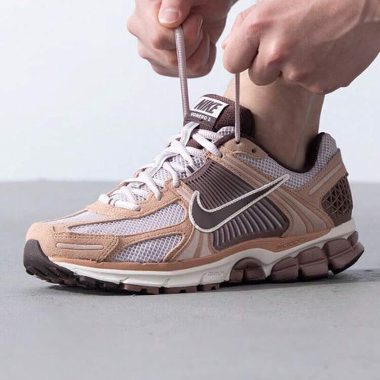 Nike Zoom Vomero 5 Dusted Clay HF1553-200 Men's Fashion