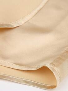 Camicia elegante a maniche lunghe di colore unito da uomo, adatta per lavoro e viaggi, per la primavera e l'autunno