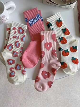 4 Pairs Spring/Autumn Mid-Calf Socks, Pink Heart & Strawberry Pattern, Fashion Versatile Cute Socks, Random Delivery