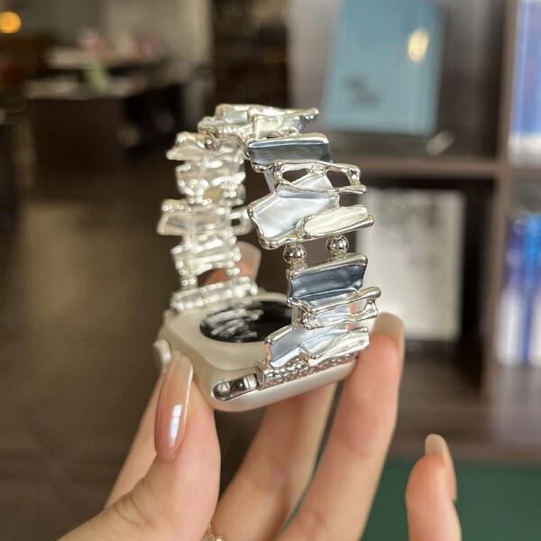 1 Stück funkelndes Metall Armband kompatibel mit Band für Frauen, dekorativer, eleganter Schmuck, stilvoller Link, kreatives, modisches, asymmetrisches, geometrisches Patchwork Design, elastisches Zinklegierung Armband Gold, Silber, Blau, 38mm, 40mm, 41mm, 42mm, 44mm, 45mm, 46mm, 49mm, kompatibel mit Armband, Metallband für Watch Series Ultra 2, SE, 10, 9, 8, 7, 6, 5, 4, 3, 2, 1