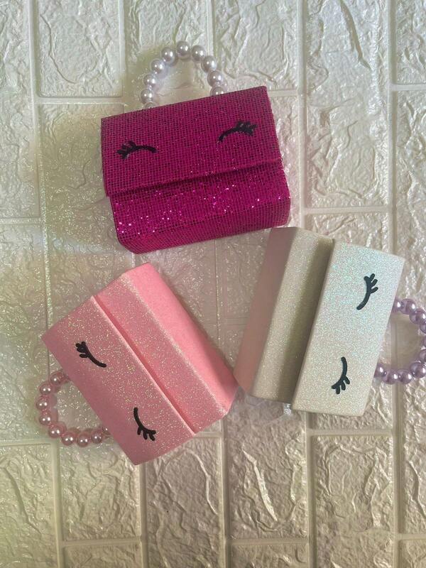 Pequeninos Kids - Bolsa Soninho com Alça de Pérola, Elegante e Brilhante, Disponível em Cores Variadas