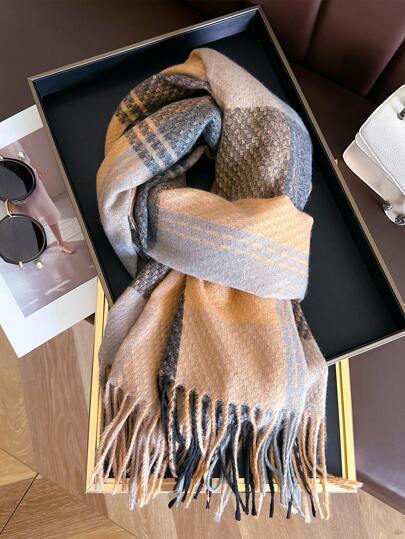 1件装女士新款冬季格子仿羊绒围巾，简约百搭保暖围巾发巾，加厚流苏披肩，适合作为朋友节日纪念品礼物或配饰。