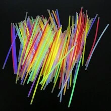 50 piezas/100 piezas/cubo de palos de luz fluorescentes descartables de colores múltiples, juguetes de palos luminosos con conectores, para conciertos, fiestas - Multicolor - Ver 4
