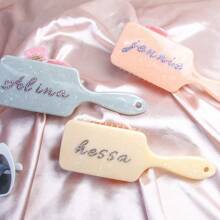 Cepillo de pelo personalizado, cepillo de pelo rosa personalizado, regalo para dama de honor, regalo de cumpleaños para niña, cepillo de pelo con nombre de piedras de Rhinestone personalizadas, cepillo rosa personalizado, cepillo de pelo personalizado, cepillo de pelo desenredante grabado, multifuncional, ornamental, letra, exquisito, elegante, vintage, único, personalizado, personalizado, ideal para ella, novia, abuela, para aniversarios, para bodas, multifuncional, ornamental, letra, unicolor, exquisito, elegante, vintage, moderno, colorido, ocio, básico, casual, suave, único, personalizado, personalizado, ideal para ella, novia, él, amigos, peines personalizados, estilo casual de la calle - Multicolor - Ver 3