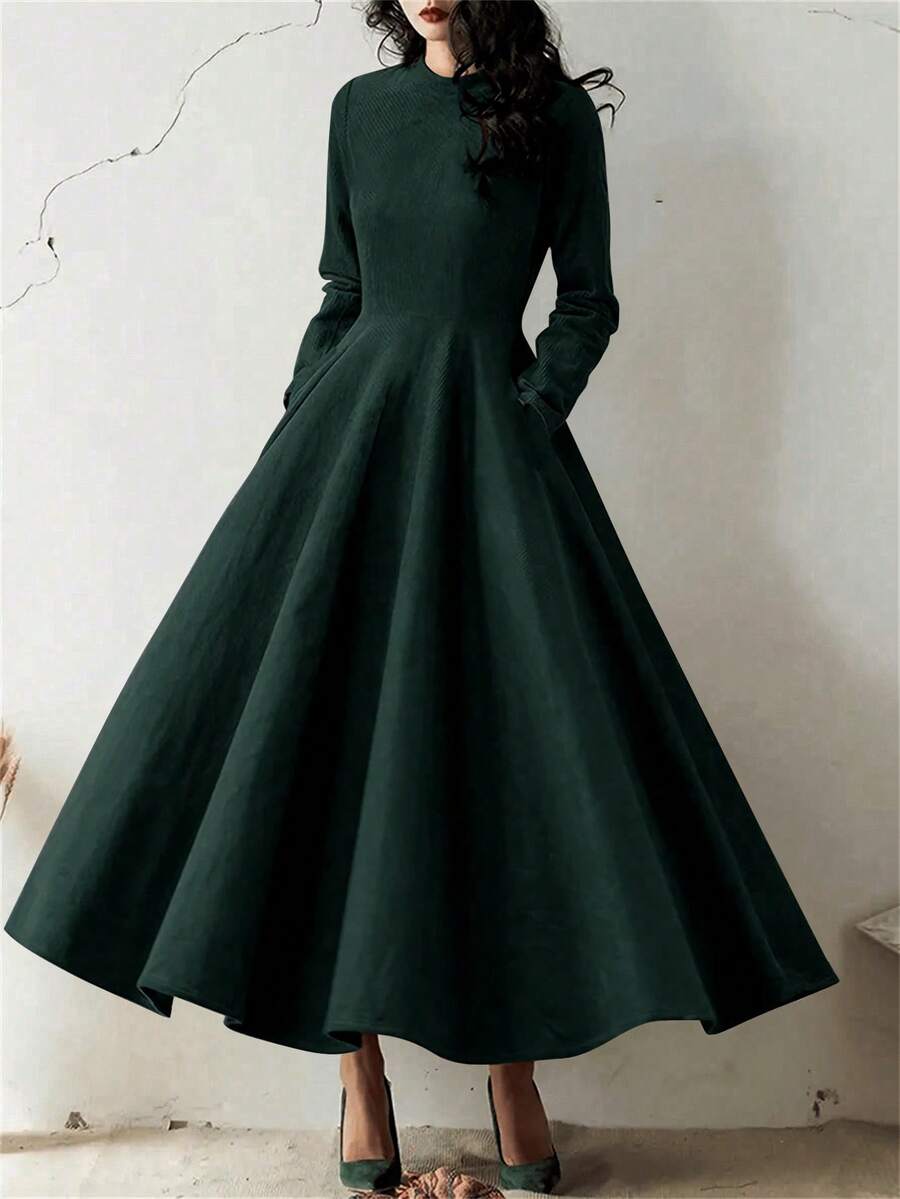 Women's Solid Color Round Neck Pocket Long Sleeve Elegant Dress, Spring Autumn - Green - View 1