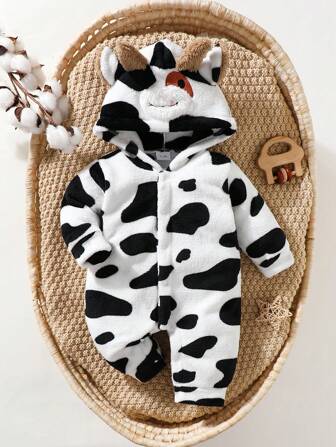 1件可爱男婴连帽连体衣，长袖抓绒奶牛印花连体衣，适合秋冬季穿着