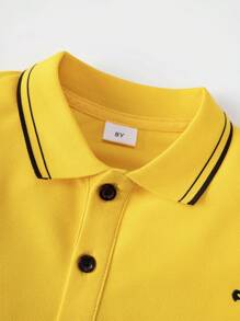 男孩黃色長袖 Polo 衫，騎士刺繡條紋領學院風上衣，適合返校季、日常穿著，秋冬款 - 黃色 - 查看 4