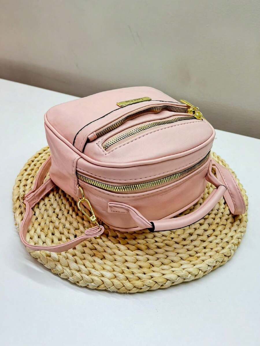 Women's Crossbody Bag, Shoulder Bag Or Carry Bag With A Hand Strap. Casual For Outings And Everyday Use. Medium Size With Zipper Closure. Synthetic Material - Mini Backpack Style - Bụi hồng - Xem 1