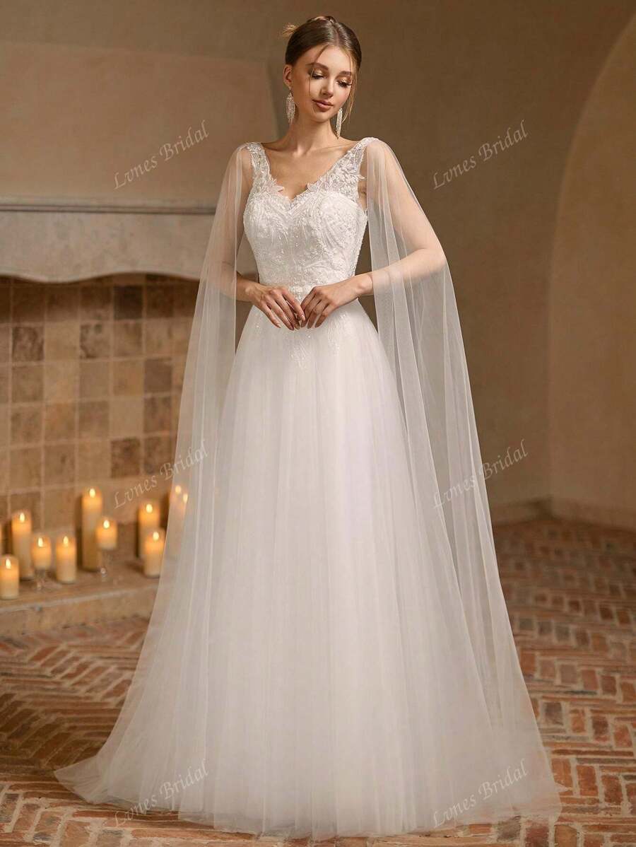 Sleeveless Elegant Wedding Dress With Solid Color Embroidery Applique
