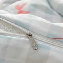 Set de ropa de cama de 4 piezas con lazos rosas, tela de poliéster suave y fácil de lavar con diseño de cuadros azul y blanco texturizado, adecuado para niños de 7+ años y adolescentes (1 funda nórdica + 1 sábana plana + 2 fundas de almohada, sin relleno) para el Día de San Valentín