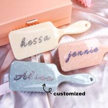Cepillo de pelo personalizado, cepillo de pelo rosa personalizado, regalo para dama de honor, regalo de cumpleaños para niña, cepillo de pelo con nombre de piedras de Rhinestone personalizadas, cepillo rosa personalizado, cepillo de pelo personalizado, cepillo de pelo desenredante grabado, multifuncional, ornamental, letra, exquisito, elegante, vintage, único, personalizado, personalizado, ideal para ella, novia, abuela, para aniversarios, para bodas, multifuncional, ornamental, letra, unicolor, exquisito, elegante, vintage, moderno, colorido, ocio, básico, casual, suave, único, personalizado, personalizado, ideal para ella, novia, él, amigos, peines personalizados, estilo casual de la calle - Multicolor - Ver 1