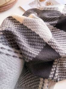 1件装女士新款冬季格子仿羊绒围巾，简约百搭保暖围巾发巾，加厚流苏披肩，适合作为朋友节日纪念品礼物 - 黑灰 WT164-6 - 查看 2