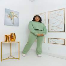 Women's Set: Wide-Leg Trousers + Long-Sleeved Cropped Top In Fleece | Trend, Elegance And Modernity - Mint Green - View 3