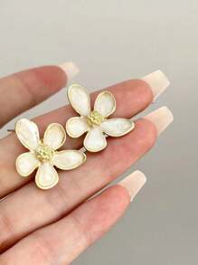 1pair Elegant Floral Vintage Design Fashion Earrings For Women - Multicolor - View 4