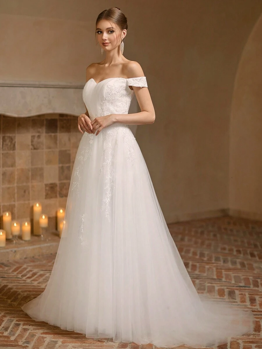 露肩优雅婚纱，纯色刺绣贴花网眼薄纱舞会礼服白色新娘礼服 - 白色 - 查看 1