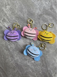Nuevo y lindo llavero de peluche de abeja de dibujos animados, decoración de colgante de abeja suave y peluda para ropa, bolsas, regalo - Multicolor - Ver 10