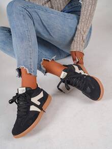 女式黑色训练运动鞋，2024 年新款，平底百搭滑板鞋，休闲/运动风格，舒适时尚，适合春秋日常穿着 - 黑色 - 查看 4