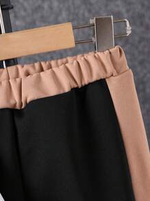 2 件装年轻男孩时尚拼接拼色连帽运动衫和“COOLER VERSION OF DAD”印花拼布裤套装，秋冬 - 金色 - 查看 6