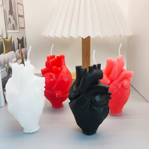 1个心形香薰蜡烛装饰品，手工制作，颜色略有差异