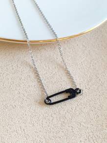 1pc Fashionable Personalized Safety Pin Pendant Necklace, Original Design Women Stainless Steel Necklace