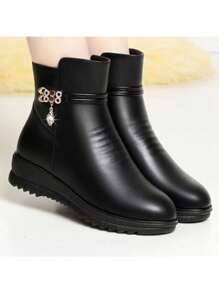 Botas de entrecasa con forro de algodón, nuevas botas cortas de suela blanda y tacón bajo de piel suave para mujeres de mediana edad, para otoño/invierno