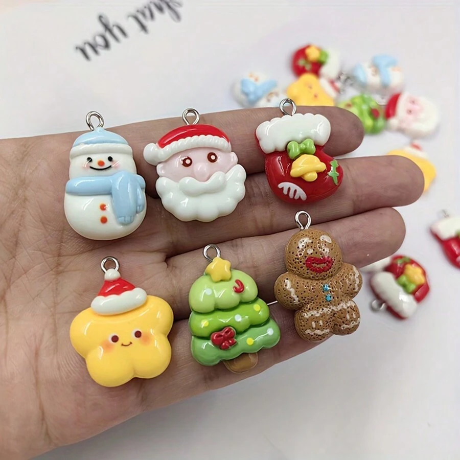 10 件圣诞树脂珠宝吊坠饰品 - 圣诞树、星星、雪人、长袜、姜饼、圣诞老人 - 适合制作珠宝和 DIY 工艺品 - 彩色 - 查看 1
