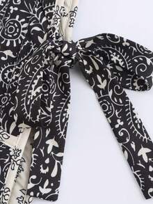 Women's Reversible Cashew Print Padded Vest Jacket - Black - View 6