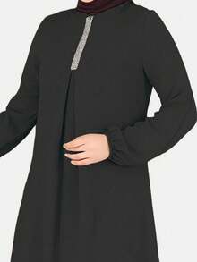 女士休闲纯色圆领衬衫上衣搭配宽松长裤两件套，优雅风格