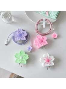 4 pièces/set Protecteur de câble de charge en silicone coloré à motif floral, compatible avec un câble de charge de 1,5 m et un adaptateur de charge rapide de 20 W, compatible avec 12/13/14, enrouleur de câble, anti-rupture et couvercle d'adaptateur en TPU, protecteur de chargeur