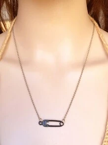 1pc Fashionable Personalized Safety Pin Pendant Necklace, Original Design Women Stainless Steel Necklace