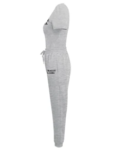 LovelyWholesale Bộ đồ nữ thường ngày gồm áo tay ngắn in chữ và quần ống rộng có dây rút, thích hợp cho mùa thu hè. - Xám - Xem 8