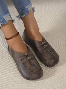 Flat Soft Bottom Grandma Shoes, New Vintage Round Toe Slip-On Casual Mom Shoes, Large Size Versatile, Autumn