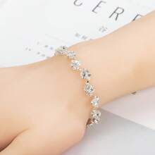 925 Silver Plated Diamond Flower Bracelet Adjustable Chain Bracelet For Women - 銀色 - 查看 2