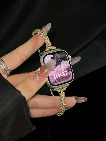 1 st kompatibelt med -band. Utsökt smalt metallarmband för kvinnor med strass-smartband, kompatibelt med 38/40/41/42/44/45/46/49 mm, kompatibelt med -serien Ultra/SE/10/9/8/7/6/5/4/3/2/1, längden kan justeras utan verktyg, sött och omtänksamt affärsmetallarmband, kan matchas med vilken outfit som helst, kan även ges som födelsedagspresent till en flickvän, alla hjärtans dag-present.