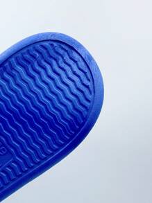 1 par de chanclas de color degradado para niños, resistentes al deslizamiento y al desgaste, aptas para interiores/exteriores, hogar, baño, verano - Azul y blanco - Ver 5