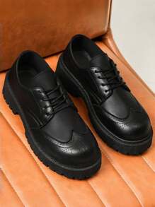 Chaussures de soirée pour hommes à bout rond et à talon bas, style britannique, semelle épaisse confortable, chaussures décontractées noires rétro pour mariage