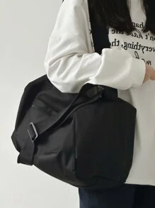 新款时尚经典百搭纯色，大容量多口袋，带耳机，设计轻巧便携，单肩包适合户外旅行和短途旅行。学校包，学校配件，学校用品