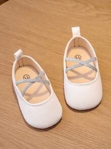 1 双女童公主款软底婴幼儿鞋，适合春秋季节