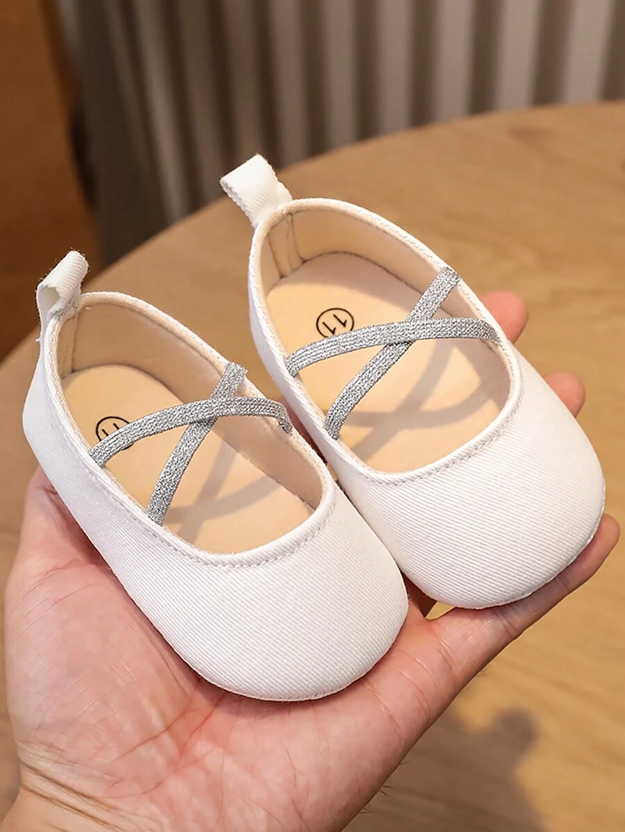 1 双女童公主款软底婴幼儿鞋，适合春秋季节