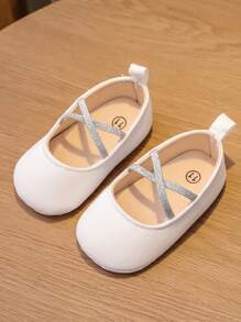 1 双女童公主款软底婴幼儿鞋，适合春秋季节