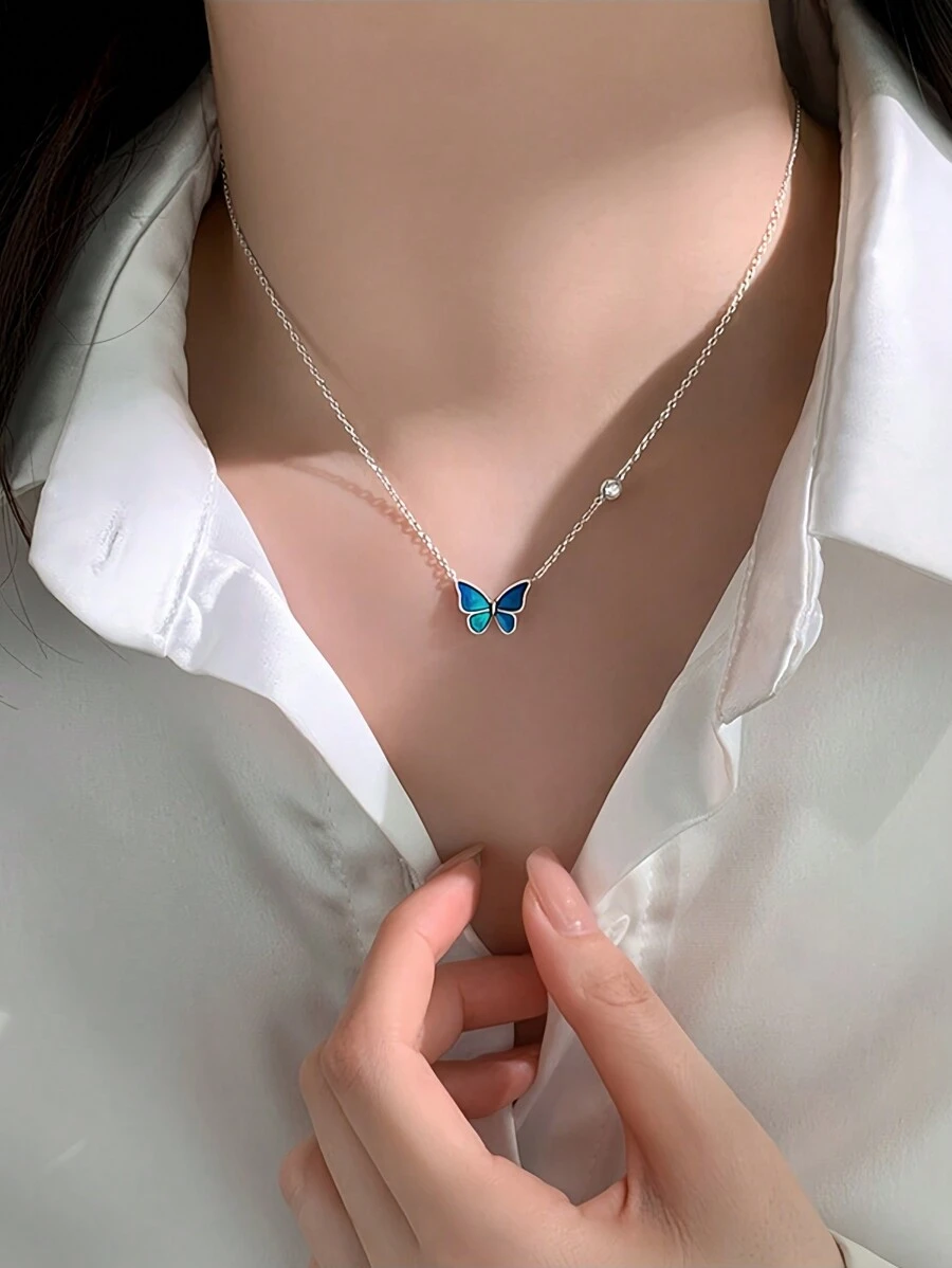 1pc Elegant Thermochromic Butterfly Pendant Necklace, Suitable For Women's Daily, Festival And Banquet Wear