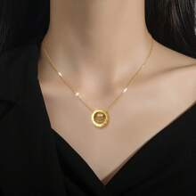 18K Titanium Steel Six-Diamond Roman Necklace For Women, Internet Celebrity Clavicle Chain That Does Not Fade, Wholesale With Roman Numeral Double Ring Pendant - Vàng - Xem 1